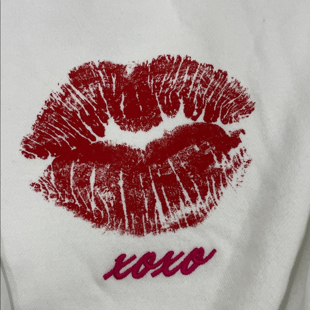 White Joggers with Red Lip Print - Picture 7 of 7